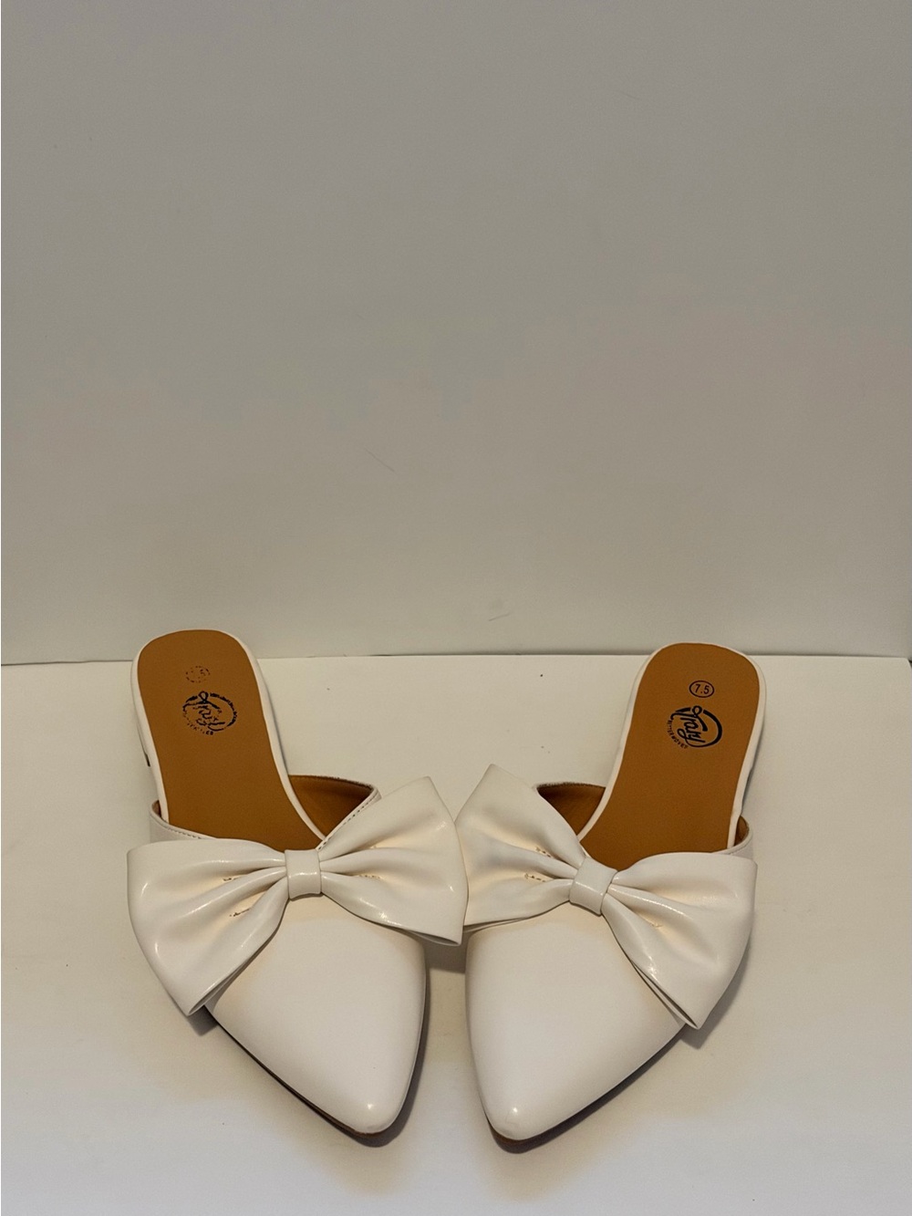 Trary White Pointed Bow-Accent Slip-On Mules
